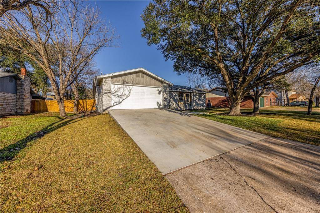 2202 Donna DR, Taylor, TX 76574