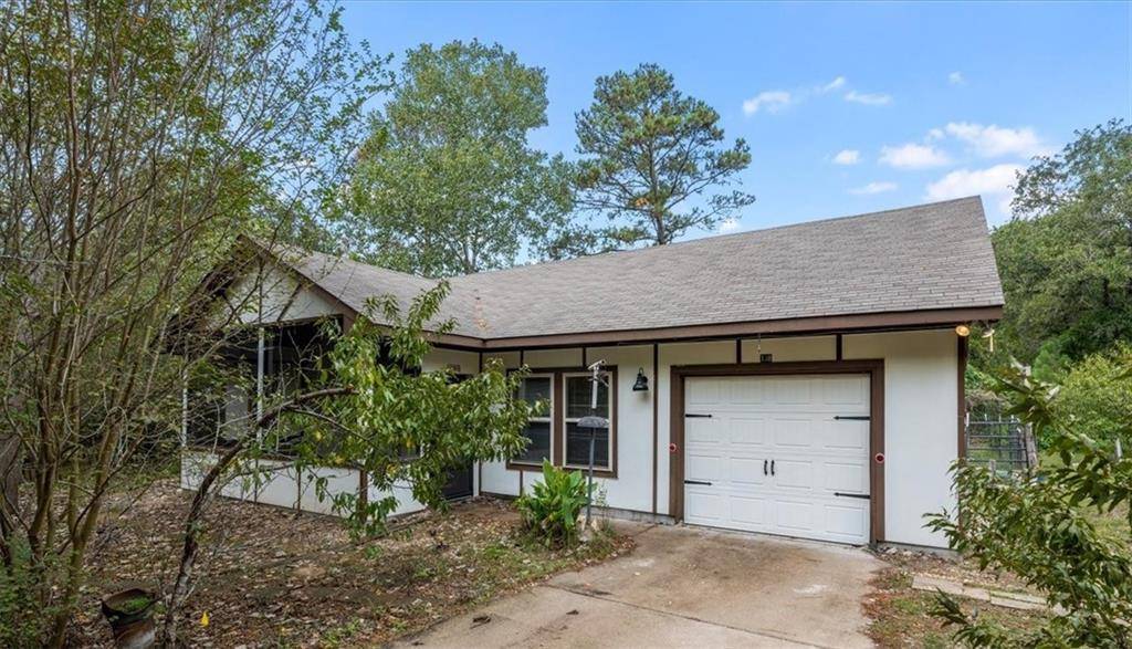 138 Nugget LN, Bastrop, TX 78602