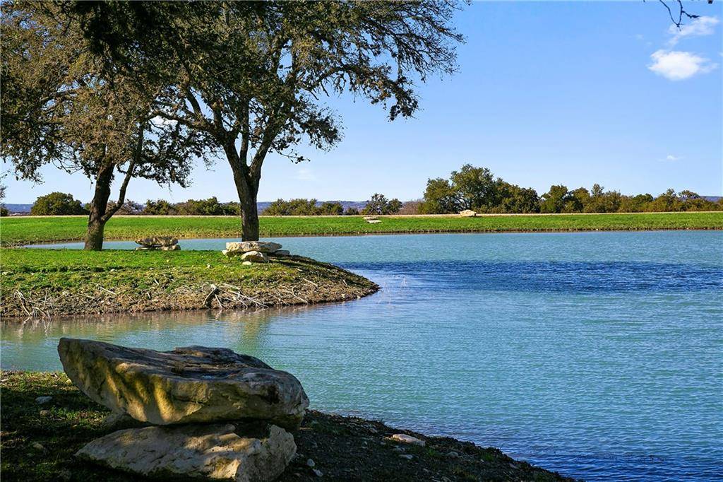 566 Feller-Hahn RD, Fredericksburg, TX 78624