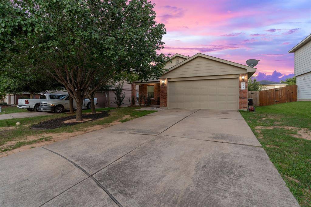 173 Onyx Lake DR, Kyle, TX 78640