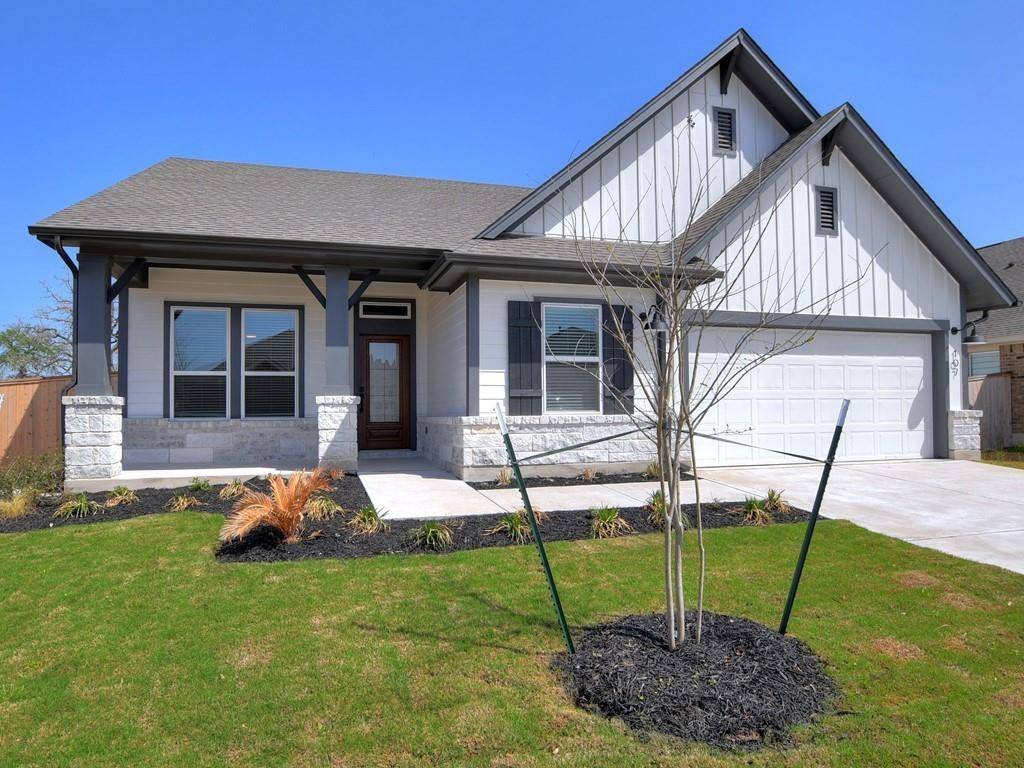 107 Joseph Hawkins LN, Bastrop, TX 78602