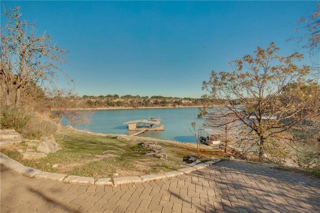 1201 Lakeshore DR, Spicewood, TX 78669