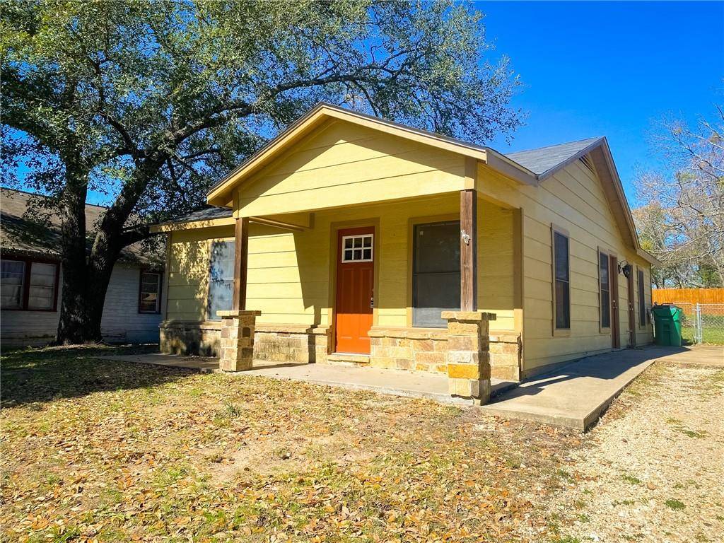 205 E Davis ST, Hearne, TX 77859