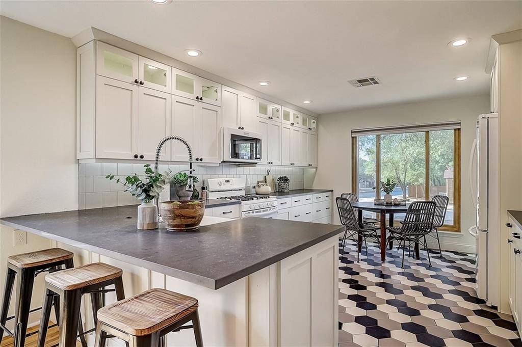 7213 Boniface LN, Austin, TX 78729