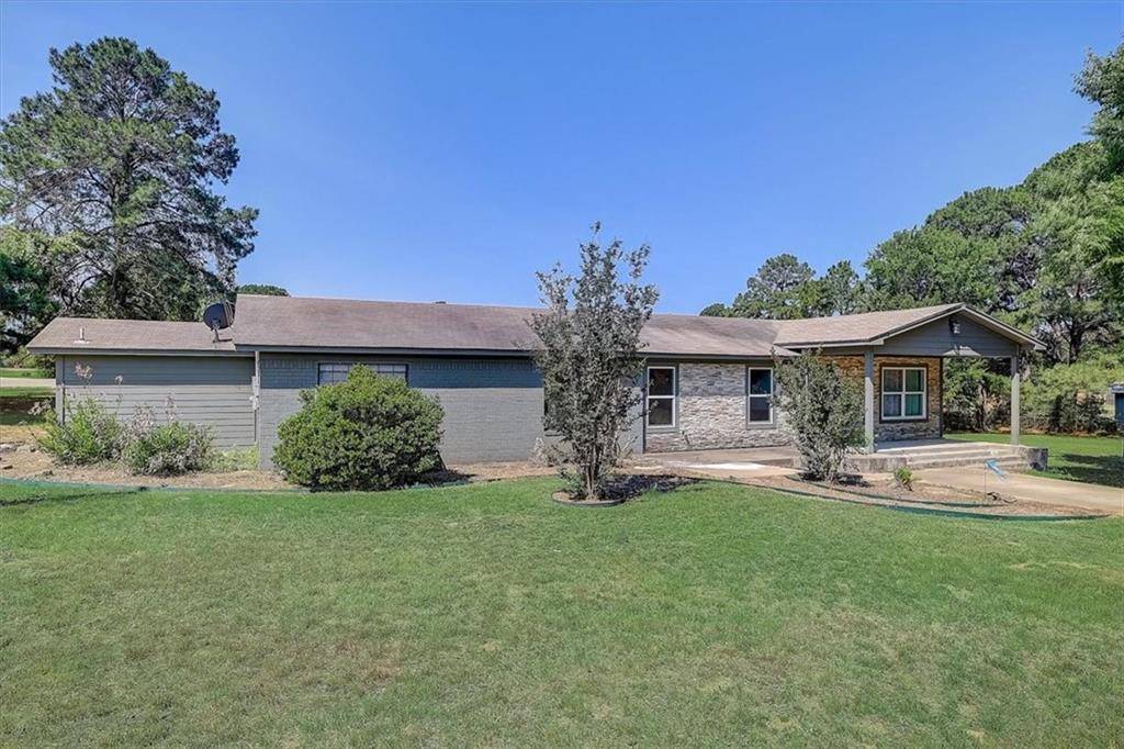 108 Blue Grass LN, Bastrop, TX 78602