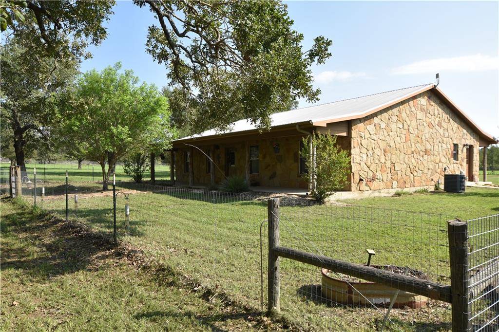 1117 County Road 336, Lexington, TX 78947