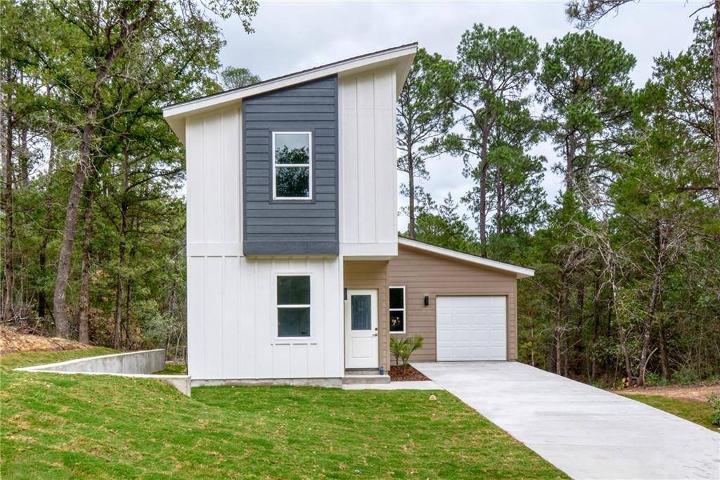 111 Helemano DR, Bastrop, TX 78602