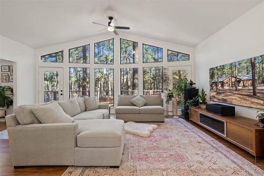 149 Blue Jack Oak LN, Bastrop, TX 78602