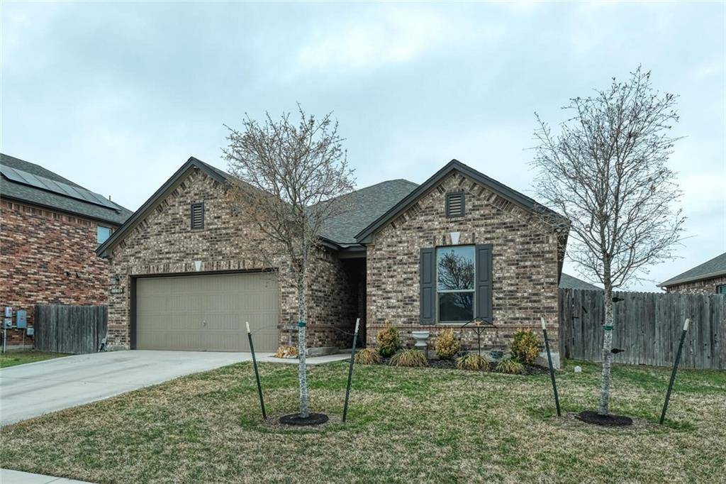 128 Everglades Ave, Taylor, TX 76574