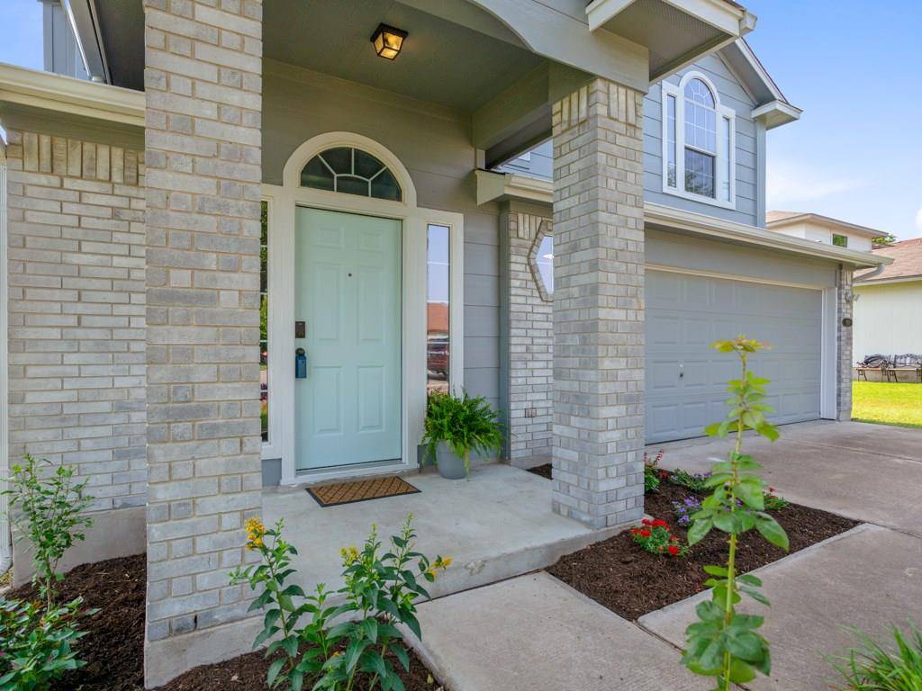 920 Estate DR, Hutto, TX 78634