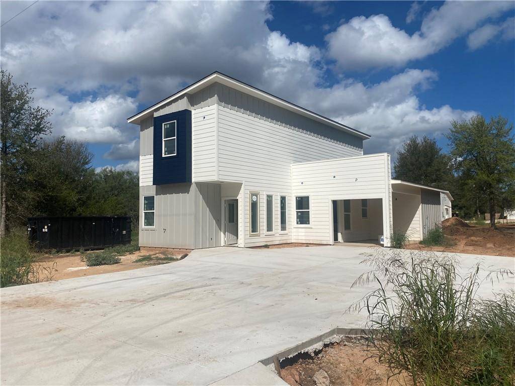 120 E Pauwela LN, Bastrop, TX 78602
