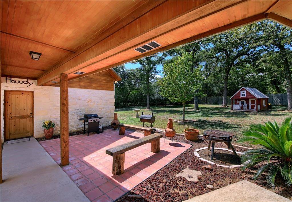 1124 W Phillips ST, Lexington, TX 78947