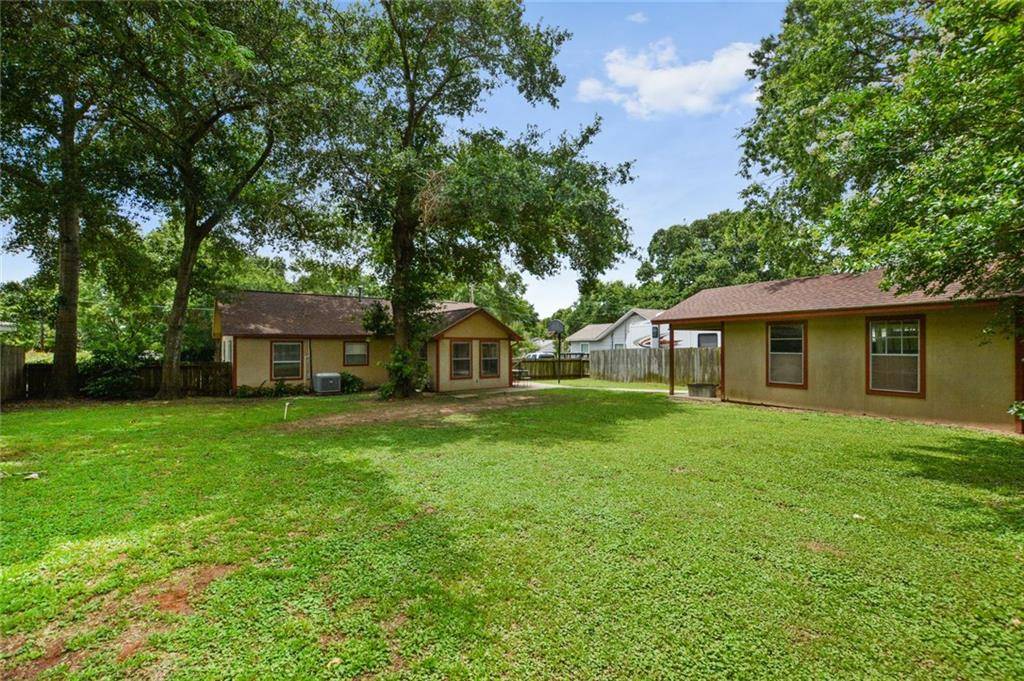 906 Haley Ave, Rockdale, TX 76567