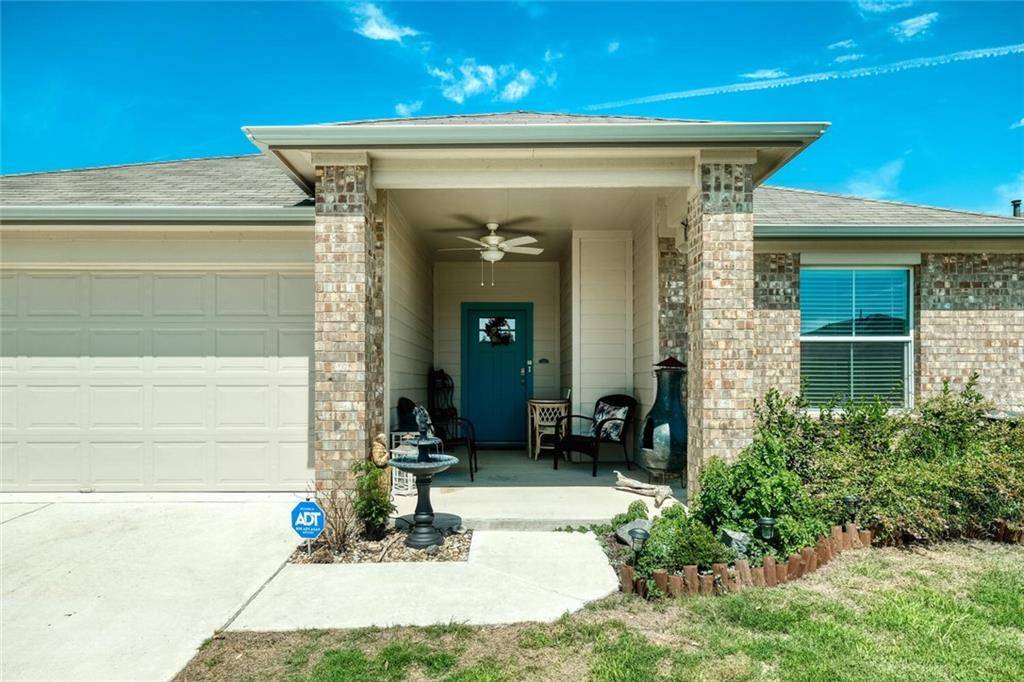 111 Groves LN, Hutto, TX 78634