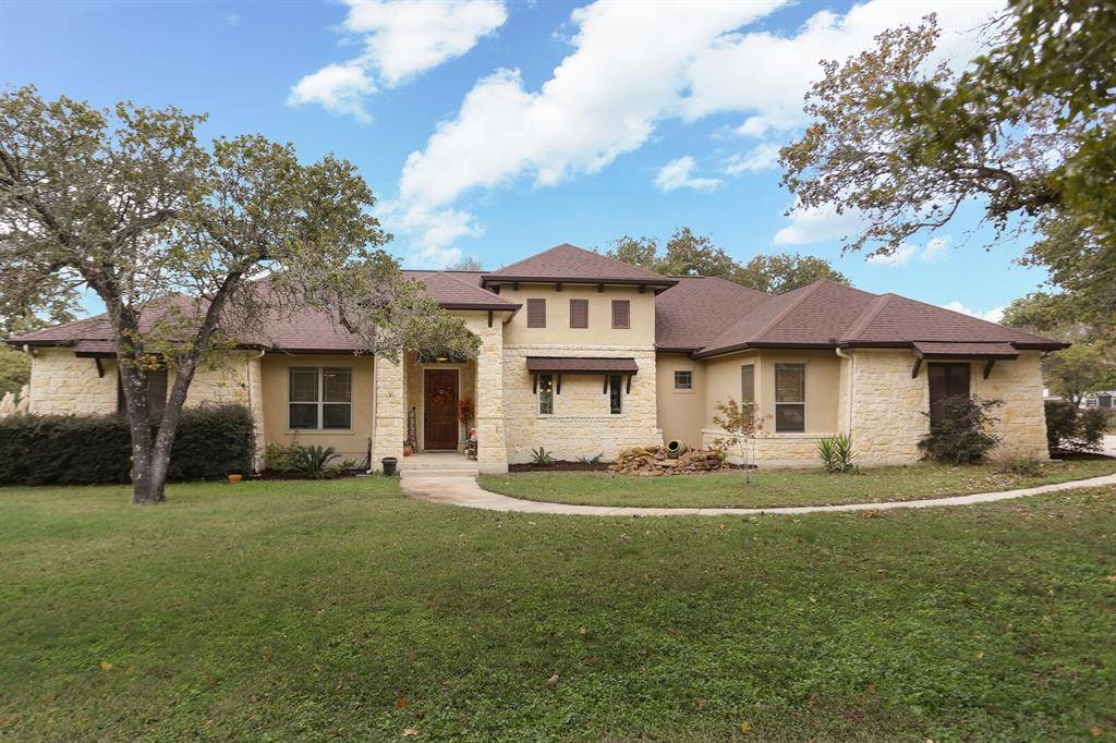 137 Circle Six DR, La Vernia, TX 78121