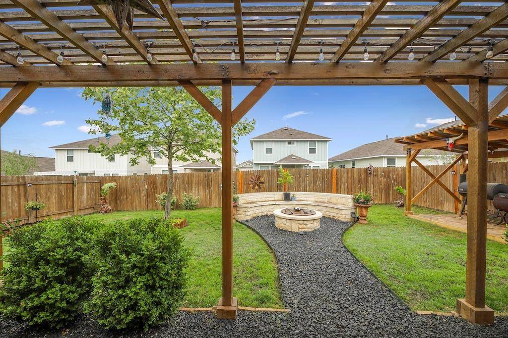 159 Limerick RD, Buda, TX 78610