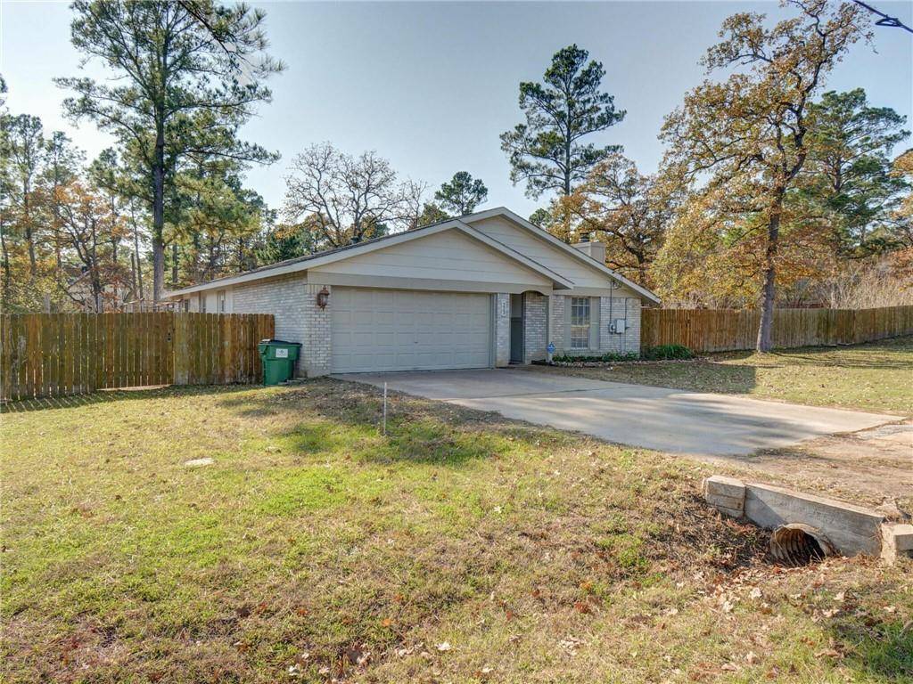 223 Mauna Kea LN, Bastrop, TX 78602