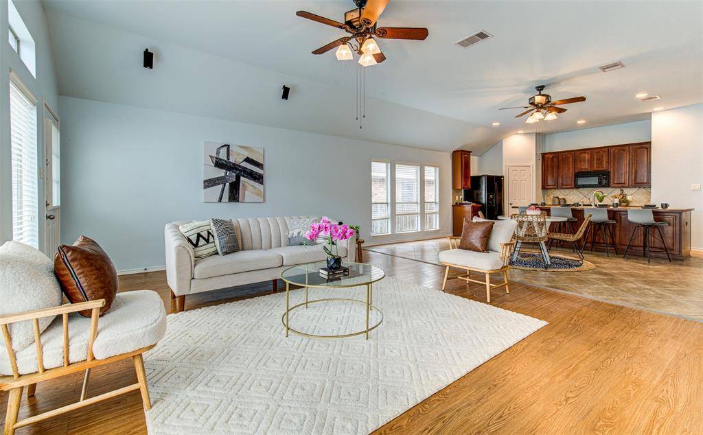 1319 Estival CIR, Kyle, TX 78640