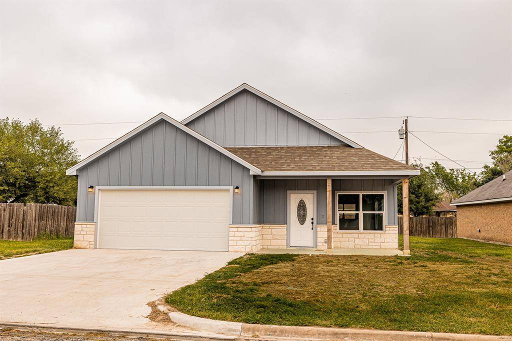 1265 E Washington ST, Giddings, TX 78942