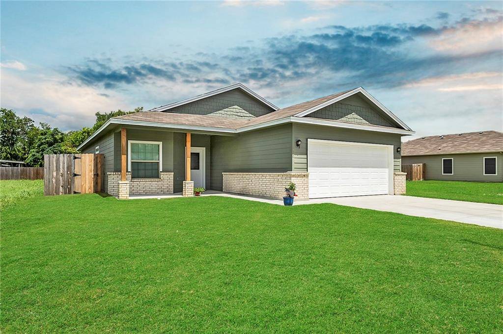 610 Briggs ST, Lampasas, TX 76550