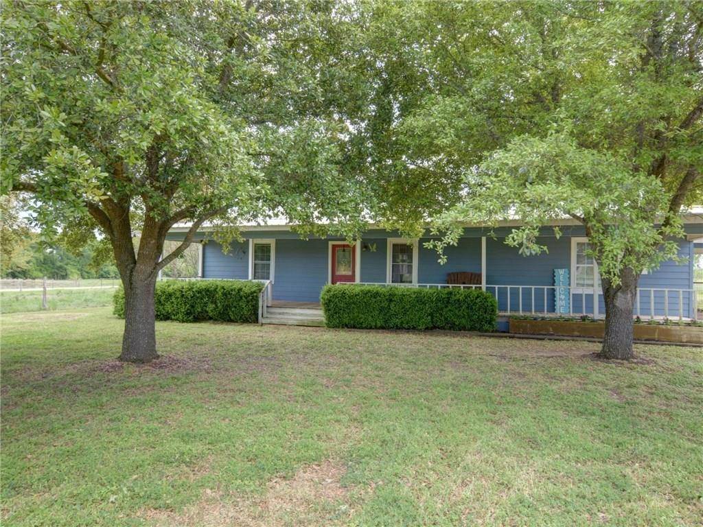 3242 E Fm 696, Lexington, TX 78947