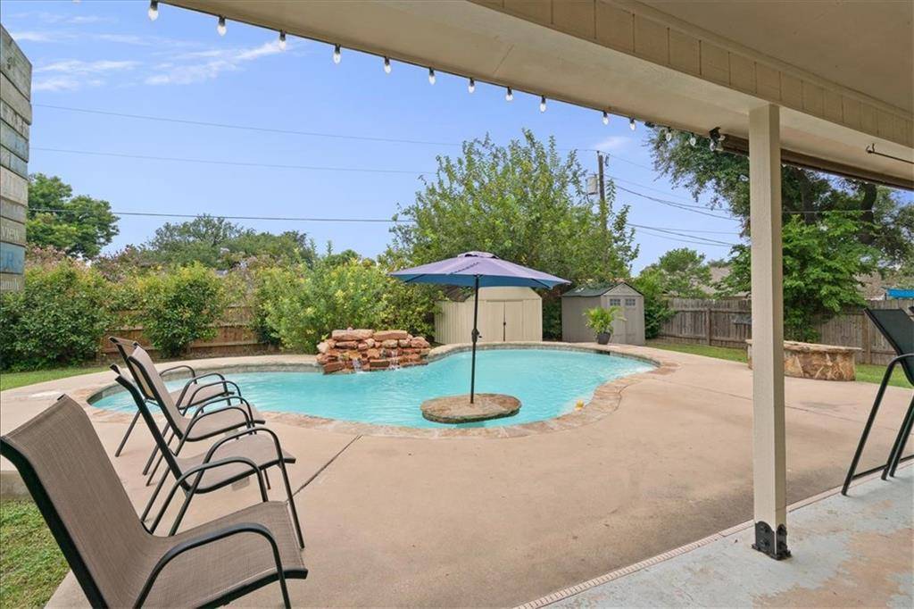 2603 Paula LN, Taylor, TX 76574