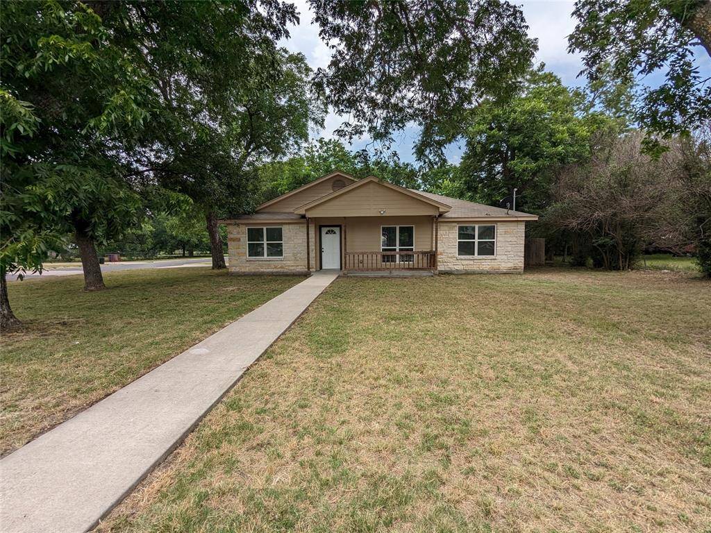 1212 E Avenue G, Lampasas, TX 76550
