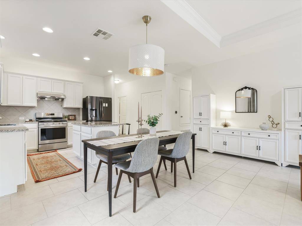 6916 Midlothian DR, Austin, TX 78754