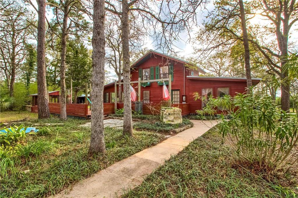 1142 Scenic VW, Lexington, TX 78947