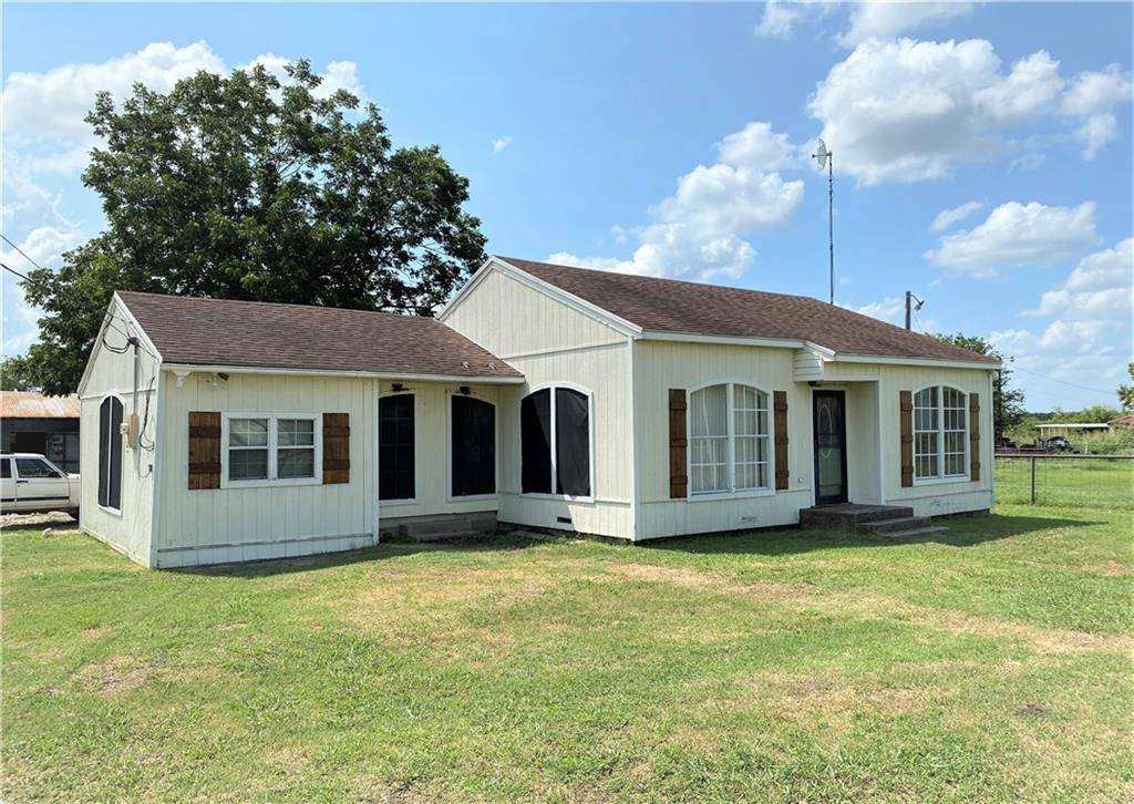 7003 N Fm 1915, Buckholts, TX 76518