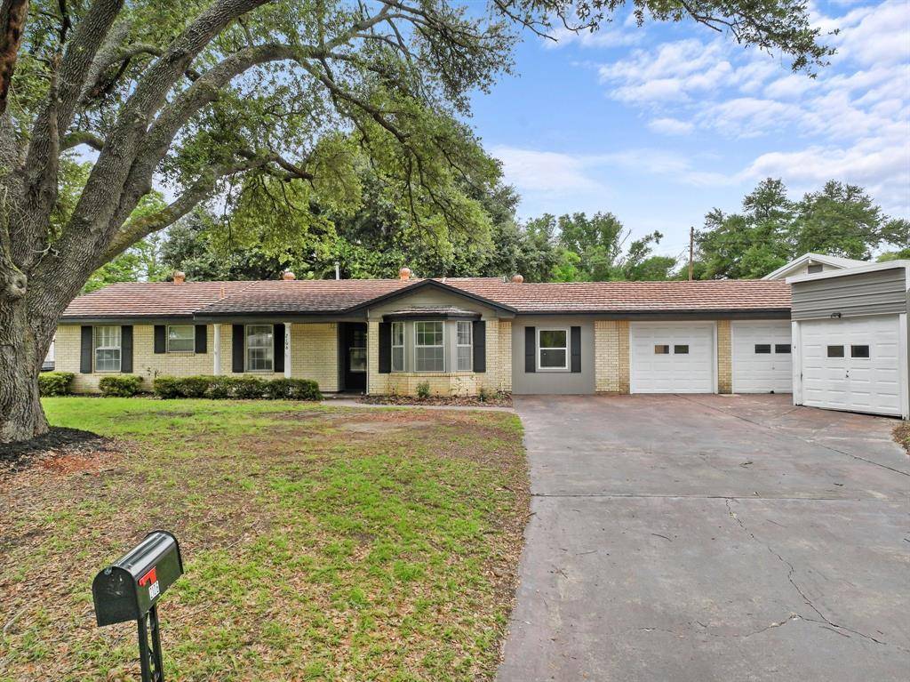 2106 Vogel Ave, Rockdale, TX 76567