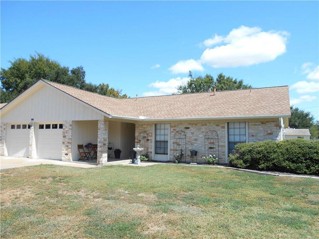 2900 Crystal CIR, Taylor, TX 76574