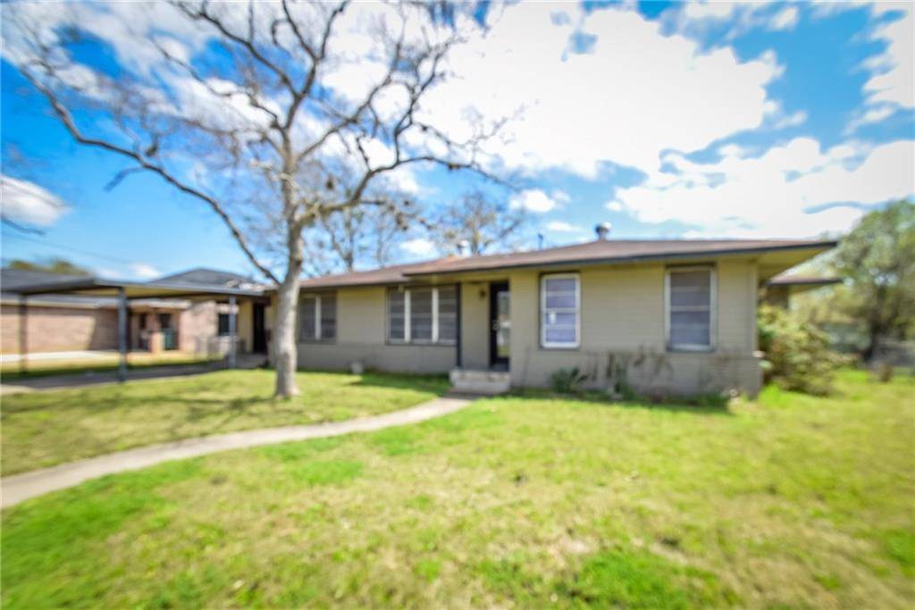 446 S Wilson Ave, Giddings, TX 78942