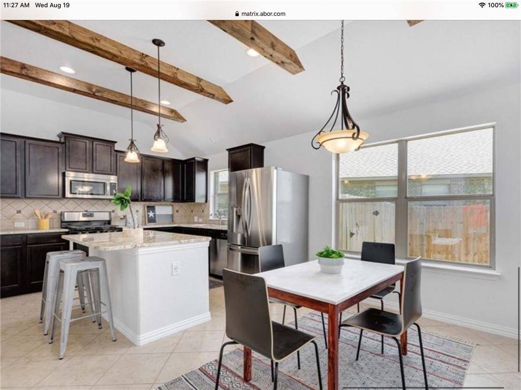 551 Oyster CRK, Buda, TX 78610