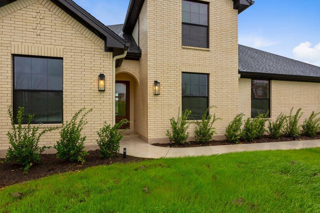 400 Lookout CIR, Hutto, TX 78634