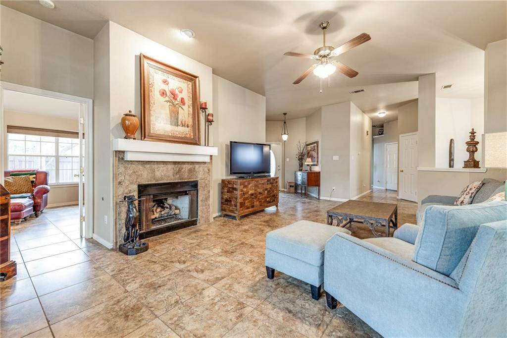 409 OAK PARK DR, Round Rock, TX 78681