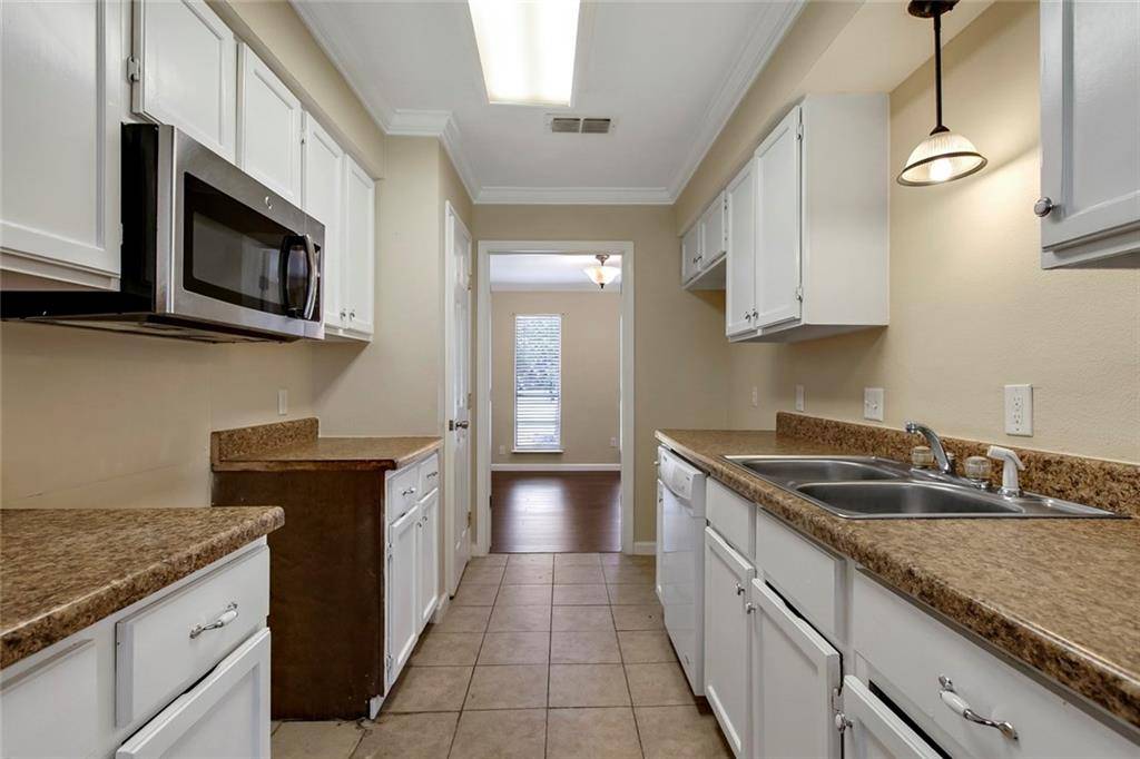 710 Brookwood ST, Taylor, TX 76574