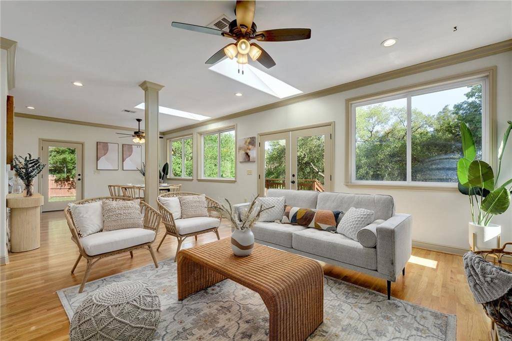 800 Walnut CRK, Austin, TX 78753
