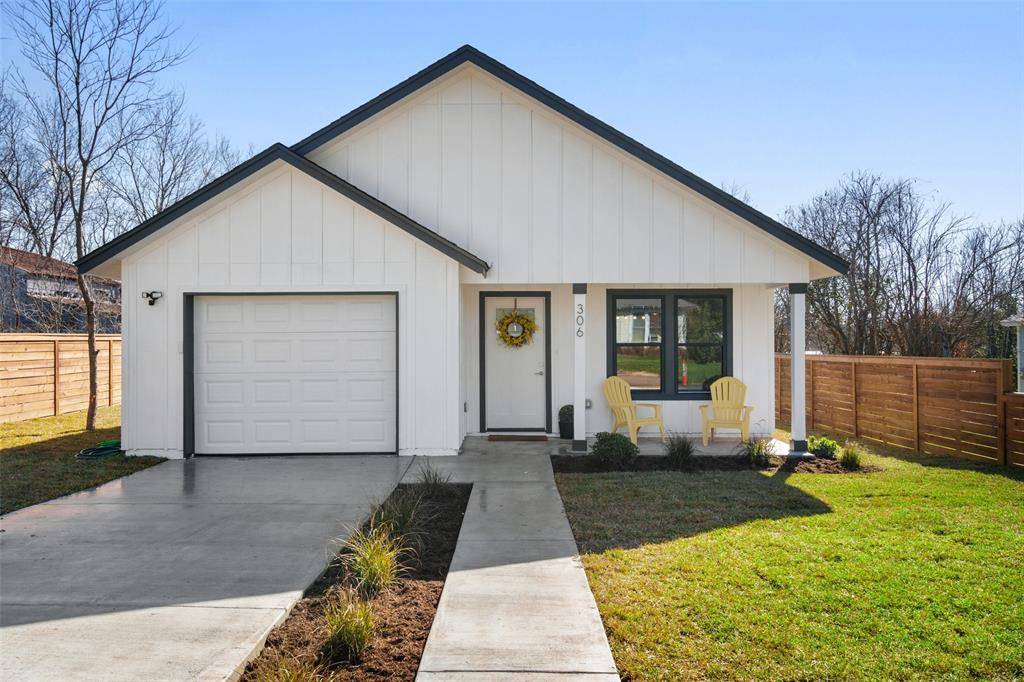 306 Oscar ST, Taylor, TX 76574