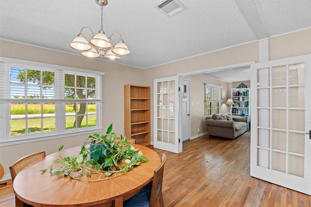 304 Cratis LN, Taylor, TX 76574