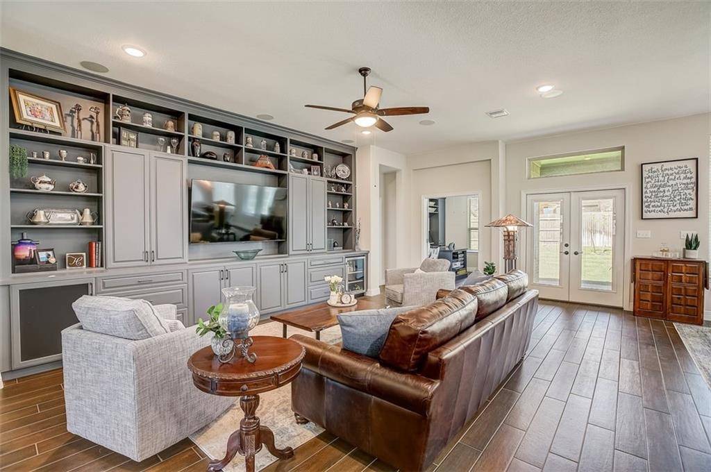 269 Baretta LOOP, Buda, TX 78610