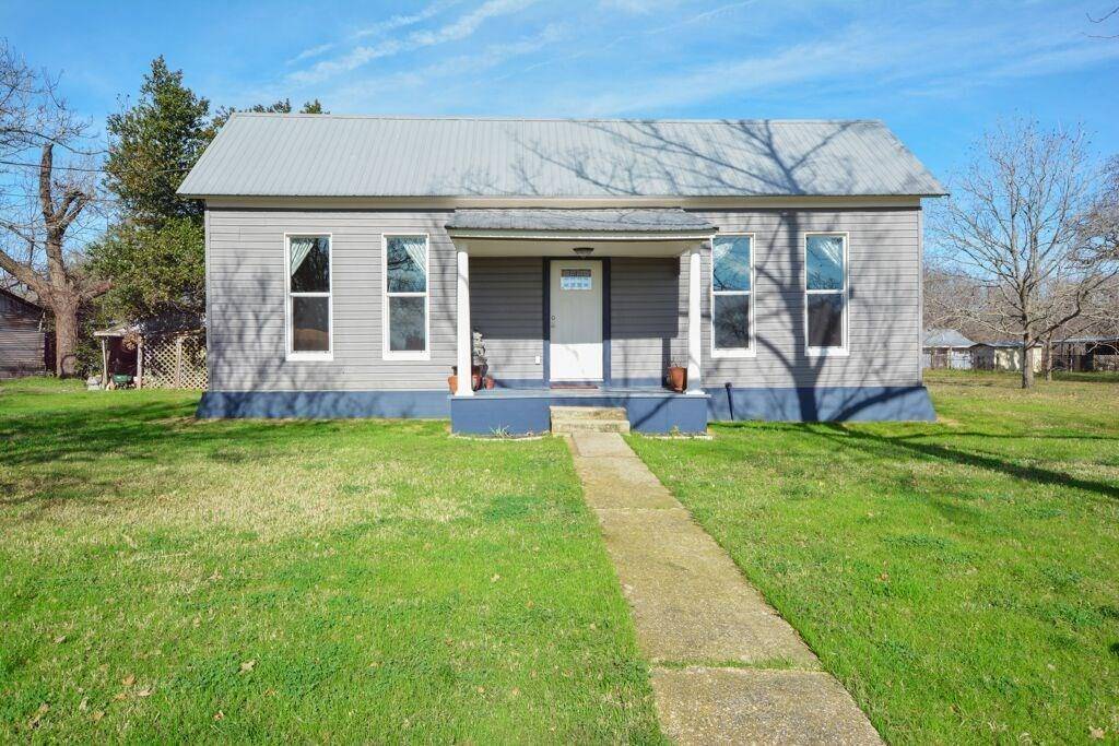 620 Mill Ave, Rockdale, TX 76567