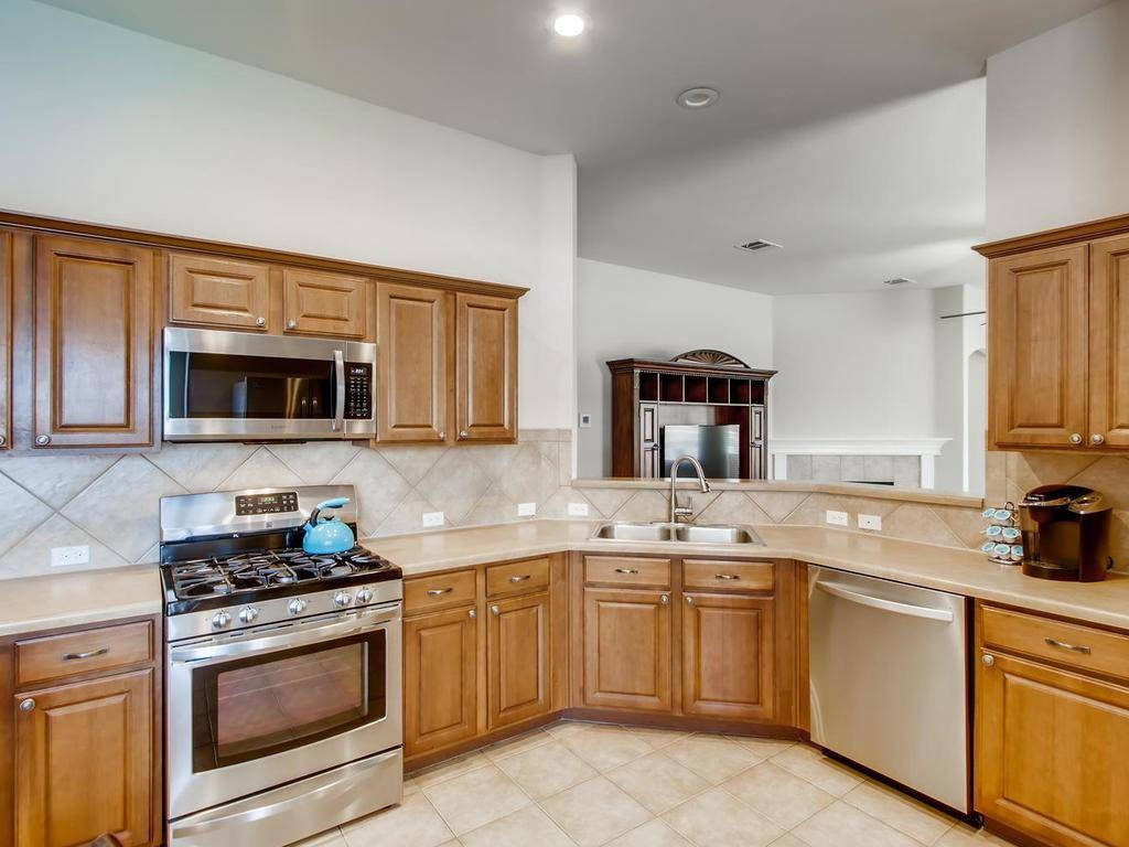 285 Amber Ash DR, Kyle, TX 78640