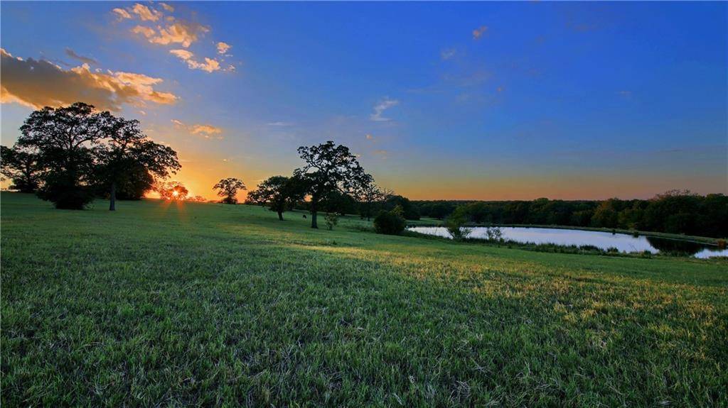 1602 County Road 315, Lexington, TX 78947