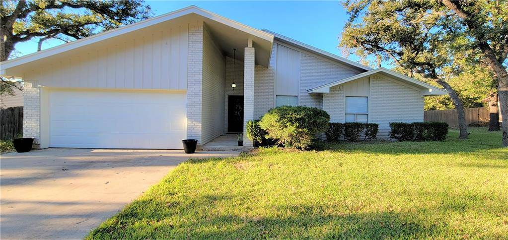 2008 Sager RD, Rockdale, TX 76567