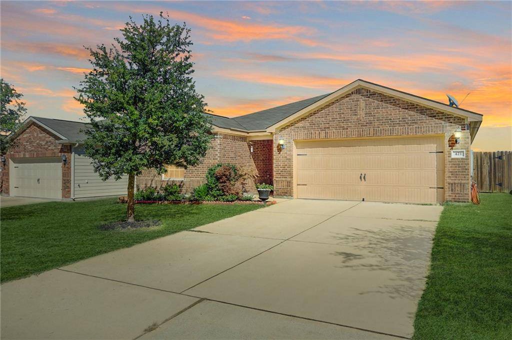 421 Sapphire LN, Jarrell, TX 76537