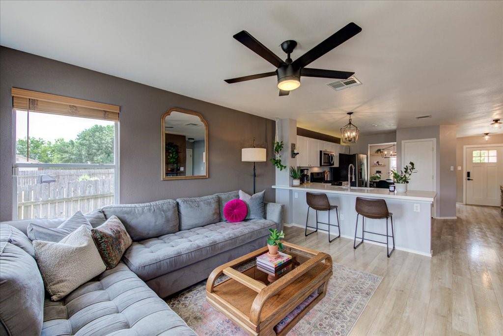 233 Buttercup WAY, Kyle, TX 78640