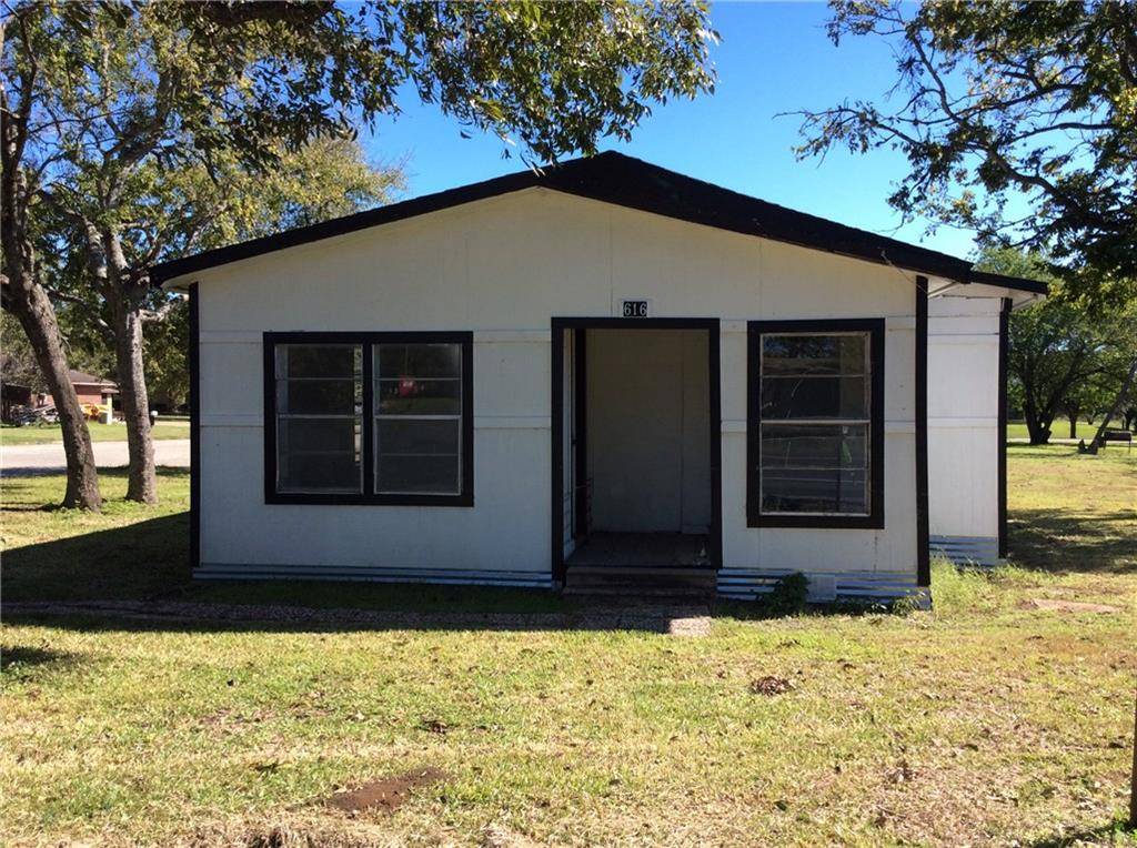 616 S Main ST, Giddings, TX 78942