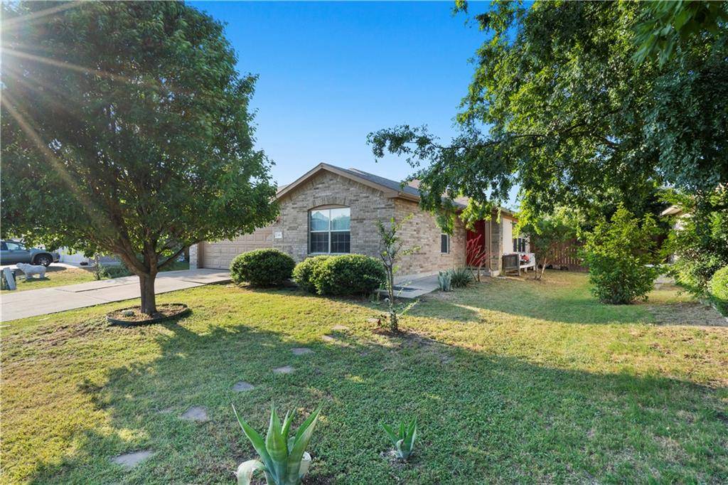 106 Wegstrom ST, Hutto, TX 78634