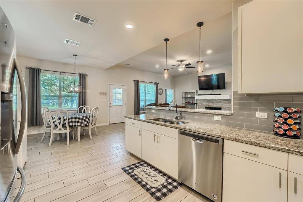 352 Nene LN, Bastrop, TX 78602